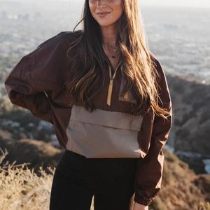 Fabletics - Shawn Cropped Half-Zip Windbreaker Jacket